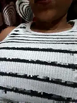 komalsharma99 online show from May 29, 3:43 pm