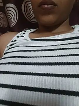 komalsharma99 online show from June 2, 5:26 pm