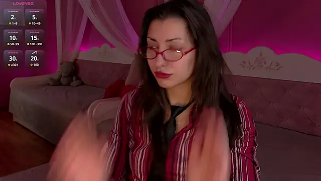 Snapshot of AngelaCox chatting on February 8, 6:17 am AngelaCox online show from February 8, 6:17 am