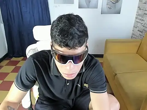 Snapshot of Andres_sant_ chatting on March 10, 4:17 am Andres sant online show from March 10, 4:17 am