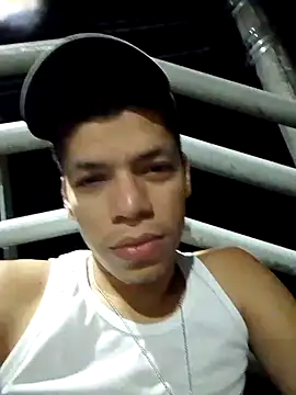 Snapshot of Andres_sant_ chatting on April 1, 4:46 am Andres sant online show from April 1, 4:46 am