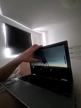 Tommyzzzzzz online show from April 19, 7:51 am