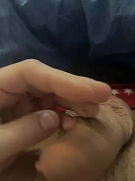 Snapshot of simo232323 chatting on February 27, 3:01 pm simo232323 online show from February 27, 3:01 pm