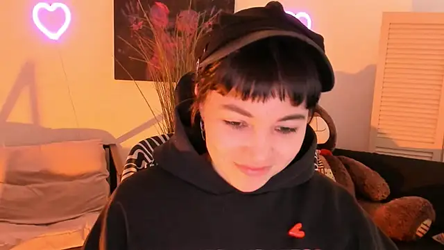 Snapshot of NeoGeisha chatting on February 17, 10:23 am NeoGeisha online show from February 17, 10:23 am