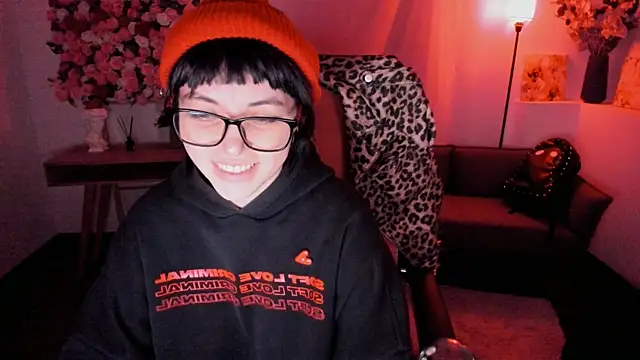 NeoGeisha online show from April 4, 7:11 pm