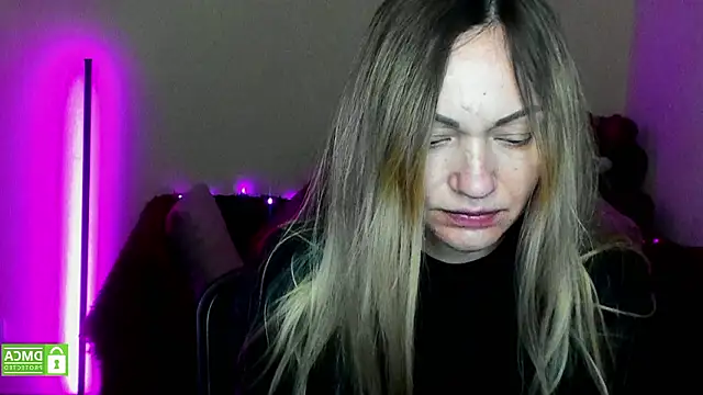 Snapshot of BlondMikey22 chatting on February 10, 12:31 pm BlondMikey22 online show from February 10, 12:31 pm