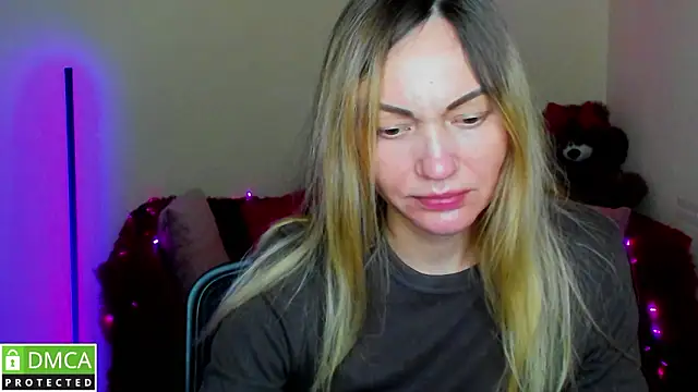 Snapshot of BlondMikey22 chatting on February 27, 6:30 pm BlondMikey22 online show from February 27, 6:30 pm