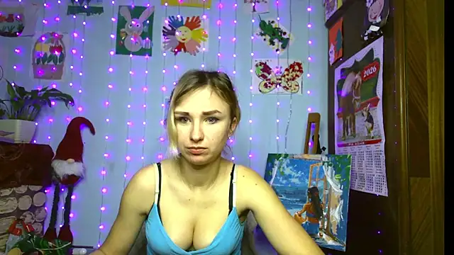 Snapshot of HarleyWidLife chatting on February 7, 7:23 am HarleyWidLife online show from February 7, 7:23 am