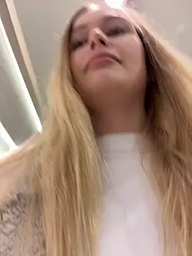 blonde exe online show from March 14, 2:11 pm