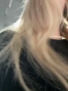 blonde exe online show from May 18, 3:18 pm