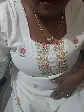 Snapshot of Archana_achu143 chatting on February 24, 12:03 pm Archana achu143 online show from February 24, 12:03 pm