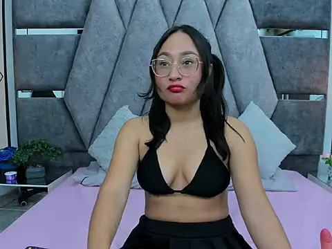 Snapshot of Mila_Nova_ chatting on March 2, 12:01 pm Mila Nova online show from March 2, 12:01 pm