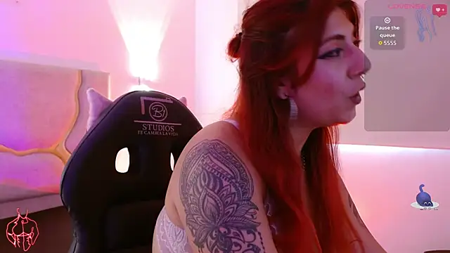 Snapshot of Sashaa_tay chatting on February 9, 7:29 pm Sashaa tay online show from February 9, 7:29 pm