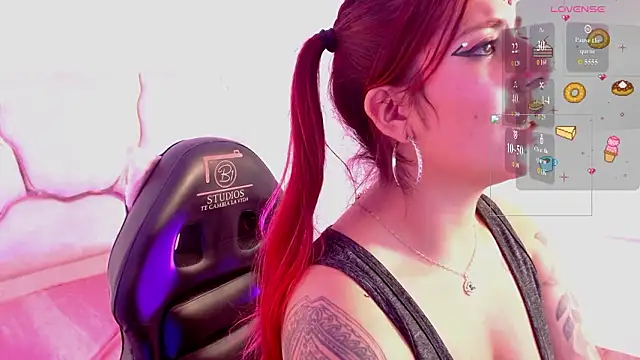 Snapshot of Sashaa_tay chatting on February 18, 7:10 pm Sashaa tay online show from February 18, 7:10 pm