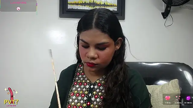 Snapshot of yaazhinii chatting on July 20, 11:34 am yaazhinii online show from July 20, 11:34 am