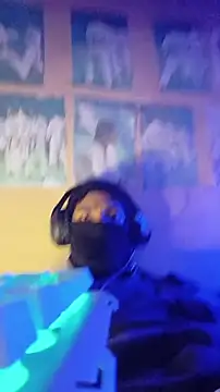 Snapshot of MorningLicker chatting on February 4, 6:25 pm MorningLicker online show from February 4, 6:25 pm