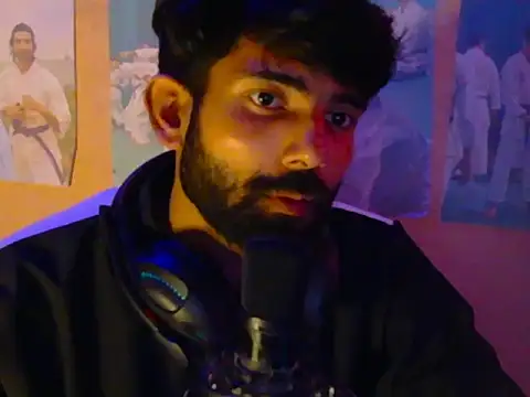 Snapshot of MorningLicker chatting on February 6, 7:28 pm MorningLicker online show from February 6, 7:28 pm