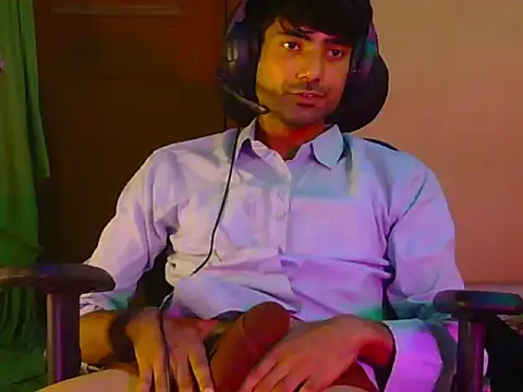 Snapshot of MorningLicker chatting on February 19, 8:05 pm MorningLicker online show from February 19, 8:05 pm