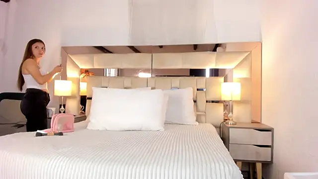 EloiseClairmont online show from March 25, 7:42 pm