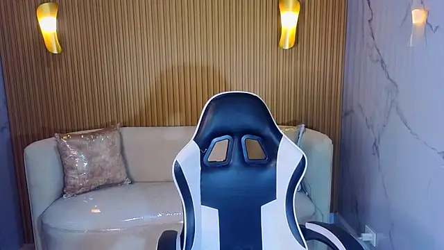 Snapshot of Perla_Moon_Tx chatting on February 26, 12:37 pm Perla Moon Tx online show from February 26, 12:37 pm