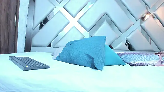 Rebeccamitchell online show from March 28, 1:11 pm