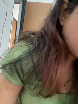 Snapshot of riya_sharma11 chatting on February 11, 10:31 am riya sharma11 online show from February 11, 10:31 am