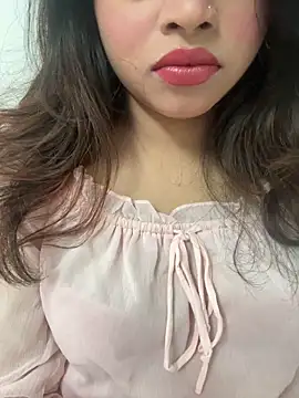 Snapshot of riya_sharma11 chatting on February 18, 1:40 pm riya sharma11 online show from February 18, 1:40 pm