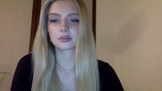 MayaWetDream online show from April 7, 7:47 pm