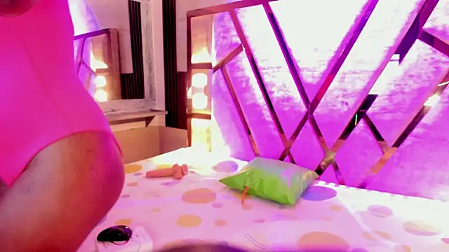 salem rosee online show from April 10, 7:13 am