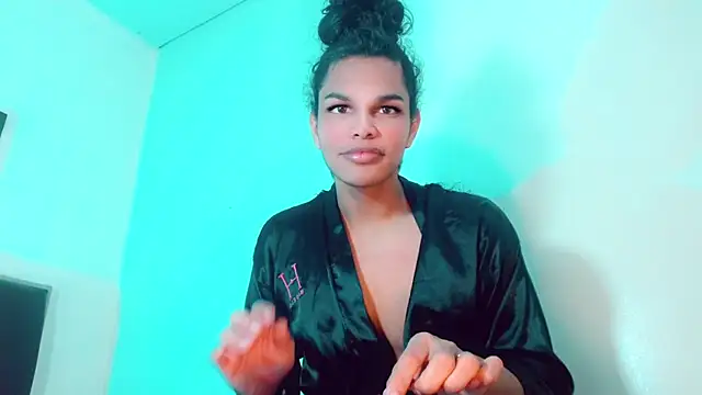 Snapshot of Zonce_shimer chatting on February 18, 3:57 am Zonce shimer online show from February 18, 3:57 am