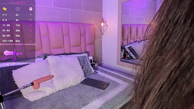 Naomi-Thompson online show from February 28, 7:15 pm