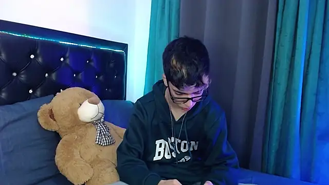 Snapshot of gabriel_x18 chatting on February 15, 5:04 am gabriel x18 online show from February 15, 5:04 am