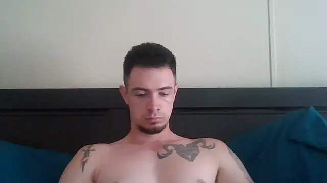 midnightsinz online show from April 2, 6:16 pm