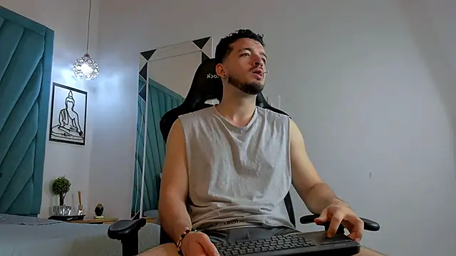 Logan Wolf-js online show from April 4, 1:52 pm