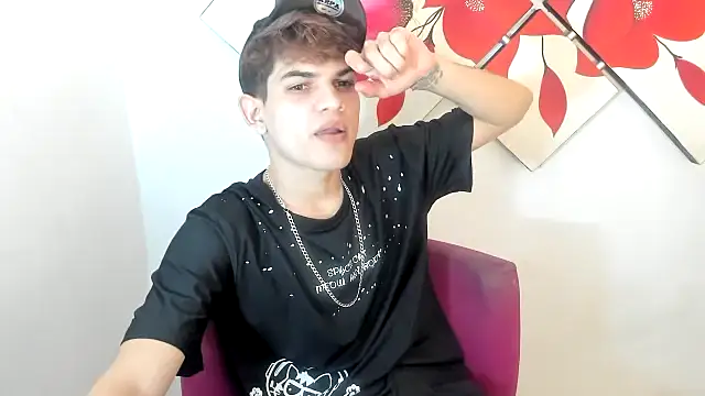 Jesshot bigcock20cm online show from March 12, 4:07 am