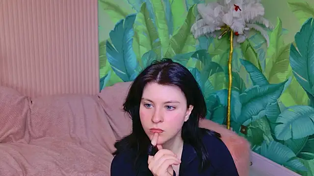 Snapshot of Milana_Bold chatting on February 15, 8:38 pm Milana Bold online show from February 15, 8:38 pm