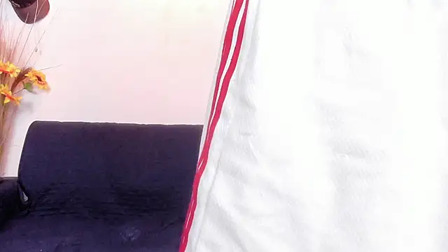 Snapshot of DalilaQueen_blowjob1 chatting on June 5, 9:42 pm DalilaQueen blowjob1 online show from June 5, 9:42 pm