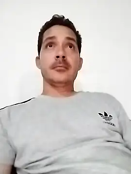 Snapshot of Santiago_vnz chatting on February 8, 4:27 am Santiago vnz online show from February 8, 4:27 am