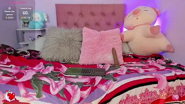 Snapshot of SophieAdamst chatting on March 3, 7:42 pm SophieAdamst online show from March 3, 7:42 pm