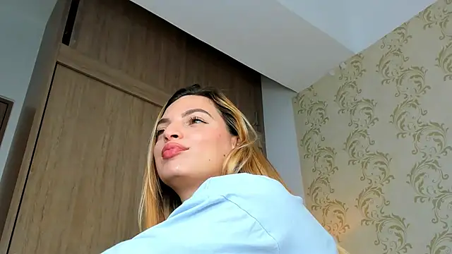 Snapshot of mahia_montenegro chatting on March 1, 4:09 pm mahia montenegro online show from March 1, 4:09 pm