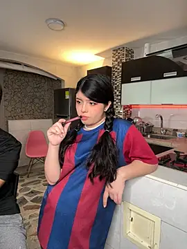 EmilyAndAndrew online show from April 4, 3:38 am