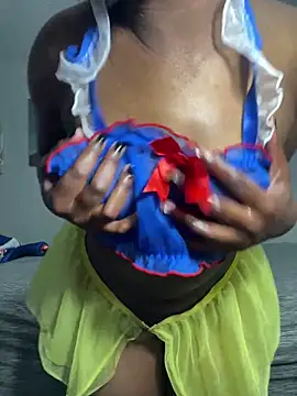 Snapshot of Ebony_Queeen chatting on February 25, 5:00 pm Ebony Queeen online show from February 25, 5:00 pm