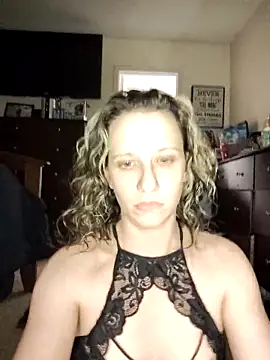 sexyymeli online show from April 17, 6:05 am