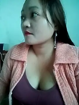 Snapshot of cuunon11 chatting on February 12, 2:06 am cuunon11 online show from February 12, 2:06 am