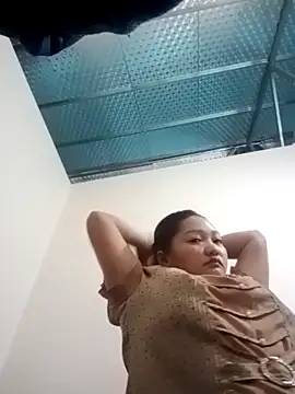 Snapshot of cuunon11 chatting on February 23, 1:03 am cuunon11 online show from February 23, 1:03 am