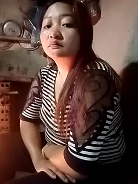 Snapshot of cuunon11 chatting on February 25, 11:47 pm cuunon11 online show from February 25, 11:47 pm