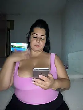 Snapshot of Michelavip chatting on June 5, 8:25 pm Michelavip online show from June 5, 8:25 pm