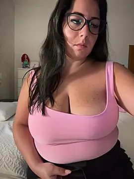 Snapshot of Michelavip chatting on June 25, 7:51 pm Michelavip online show from June 25, 7:51 pm