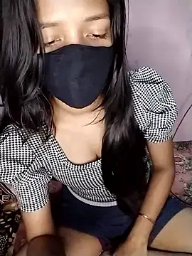 Snapshot of Naina-hott chatting on February 24, 6:39 pm Naina-hott online show from February 24, 6:39 pm