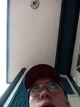 Snapshot of Emmanuel_Lust chatting on February 24, 11:52 am Emmanuel Lust online show from February 24, 11:52 am